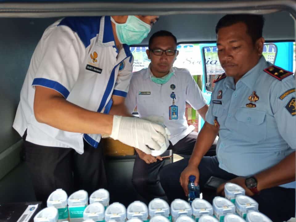 Tes urine pegawai Cabang Rutan Teluk Kuantan